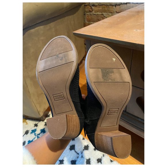 Toms Majora Peep Toe Booties in Black | Size 6 - Picture 4 of 4